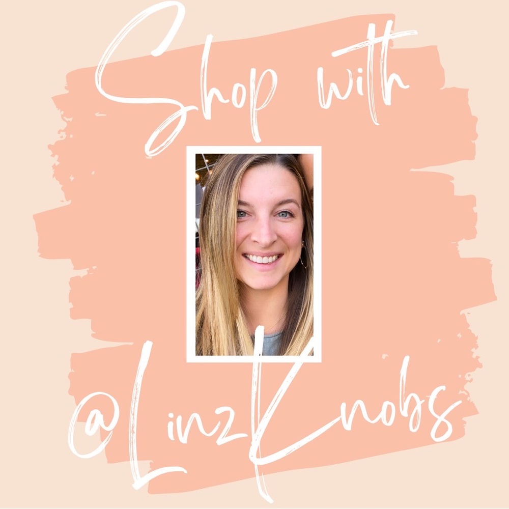 @LinzKnobs- Like this post to be notified of when I’m going live!✨